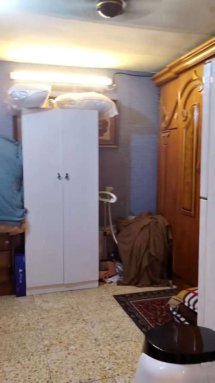 السلام عليكم نص قطعه خلفيه طابق واحد بقطاع 20 نظيفه جدآ مثل متشوفون وسقفها عالي مجاري كهرباء كلشي جديد الفوك غرفه مخزن مسويها سندويش والبيت مقبط للاستفسار اكثر اتصل ع الرقم ***********
