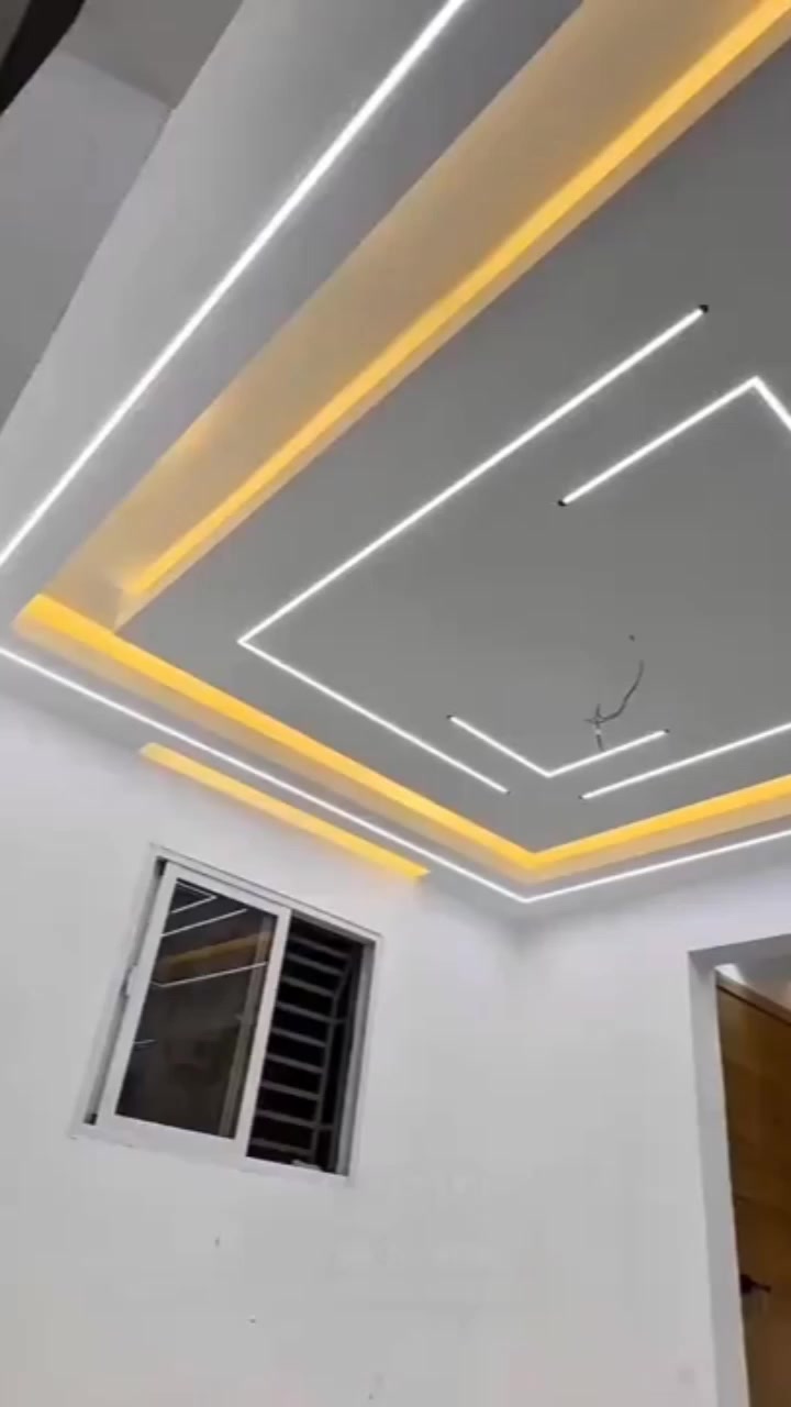 اصباغ وديكورات مودرآ حديث 
داخلي وخارجي 
بسعار مناسبه 
العمل على المتر او قطعي. 
تواصل معنى على واتساب ***********
