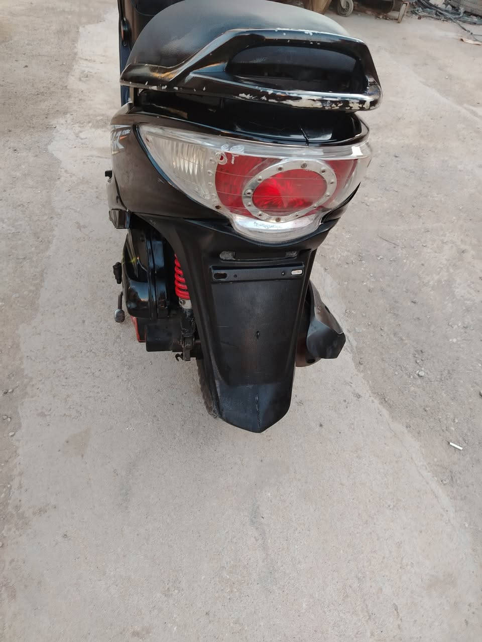 اسلام عليكم
البيع دراجه جي فور 
الدراجه حاوي مكفوله 
الدراجه كهرباء كله شغله
تايرات جدد 
سلف هندر مكينه خرسه 
وين مايعجبك افحص 
السعر ٥٥٠ وبيه مجال قليل 
الناصريه مركز ***********
