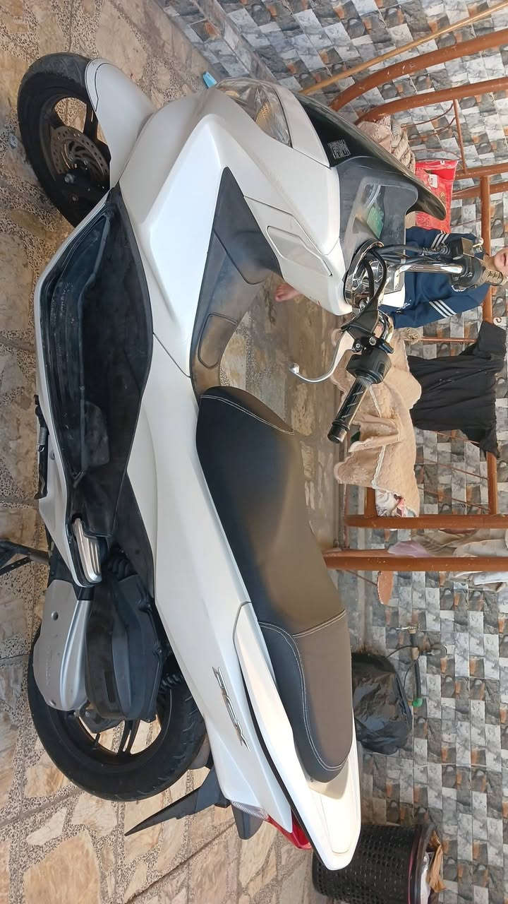 سلام عليكم للبيع دراجه جيل الثاني  السعر 15
كامله كهربائيات مكانها مدينه الصدر اتصال على هذا الرقم ***********
