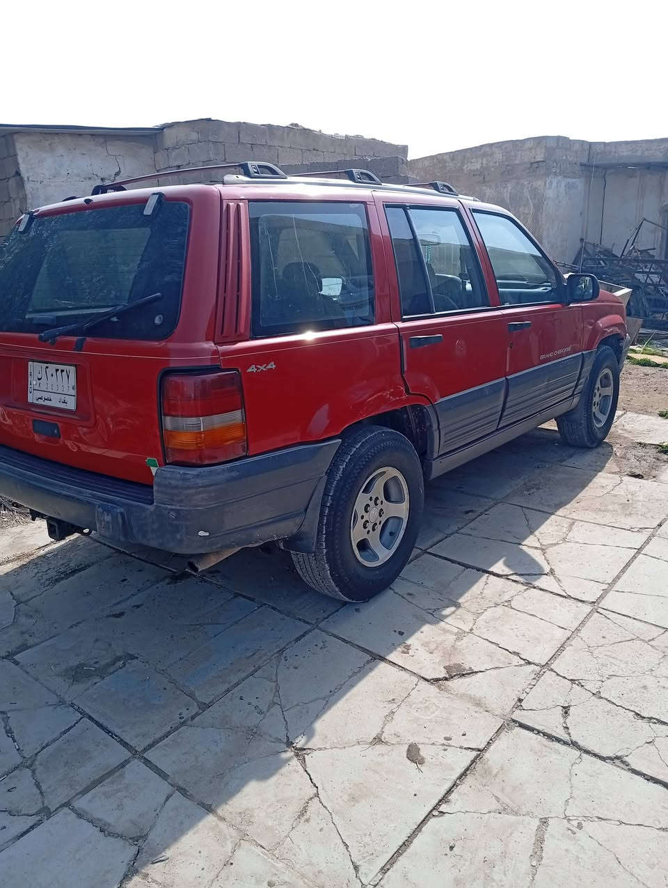 اللهم صلي على محمدوال محمدالسلام عليكم ورحمة الله سيارة للبيع جيب شيروكي كراند موديل ١٩٩٧  السيارة مكينة وكير ولوكير خيرمن الله سيارة بلاد بدون صبغ كير اوتماتيك تخم تاير جبلي كهربايات كلها شغالة باتري جديدمنضومة بانزين كلها جديدصدرجديدسيارة نضيفة وحلوة شرط التحويل بدون تاخيرالسعر٤٨ وبيها مجال قليل خابر وتدالل ان شاء الله ماقصربس بلمعقول هذا رقمي بيا واتساب ***********
