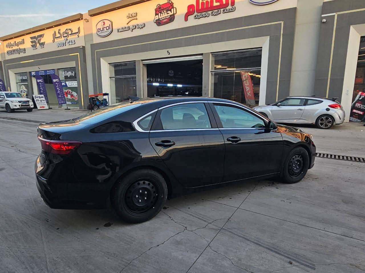 سعر مناسب 117 وبيها مجال بسيط 
السلام عليكم
كيا فورتي ex 2021
ماشيه 50 الف
كير محرك شرط
شاشه كامرة
تحكمات استيرن
سنوية جديدة
رقم جديد
تدفئة كشنات
صبغ بوند وجملغ امامي وباب
للاستفسار مرجعة مكتب منارة الحدباء لتجارة السيارات وتنظيم عقود بيع وشراء السيارات حي المثنى فرع إعدادية الرسالة
***********
***********
