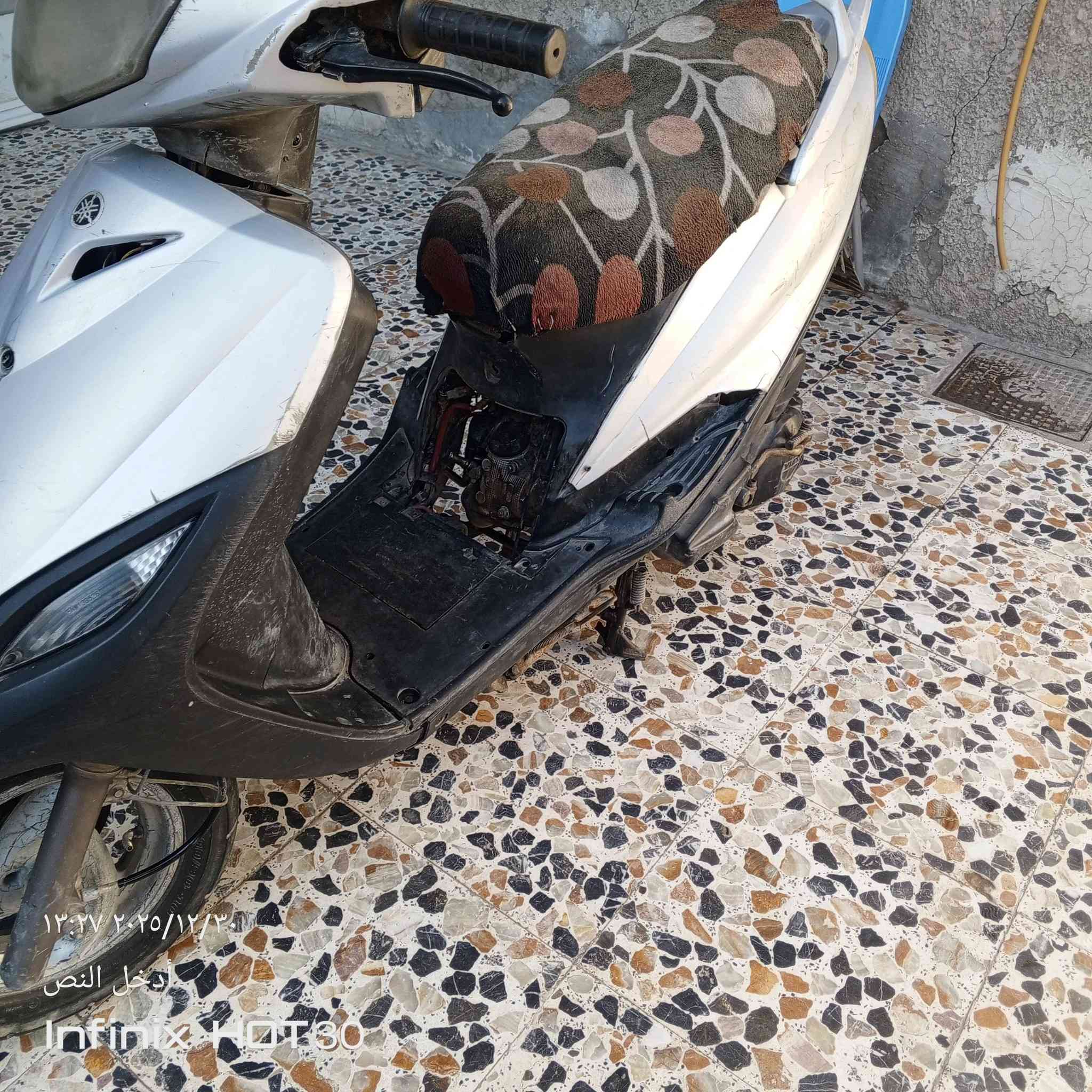 السلام عليكم دراجه ماكس 140شغاله كهربائيات شغاله نقص باتري واير بريك خلفي ابيع كوم حديد سعره 200وبيه مجال مكاني الشعب رقمي ***********
