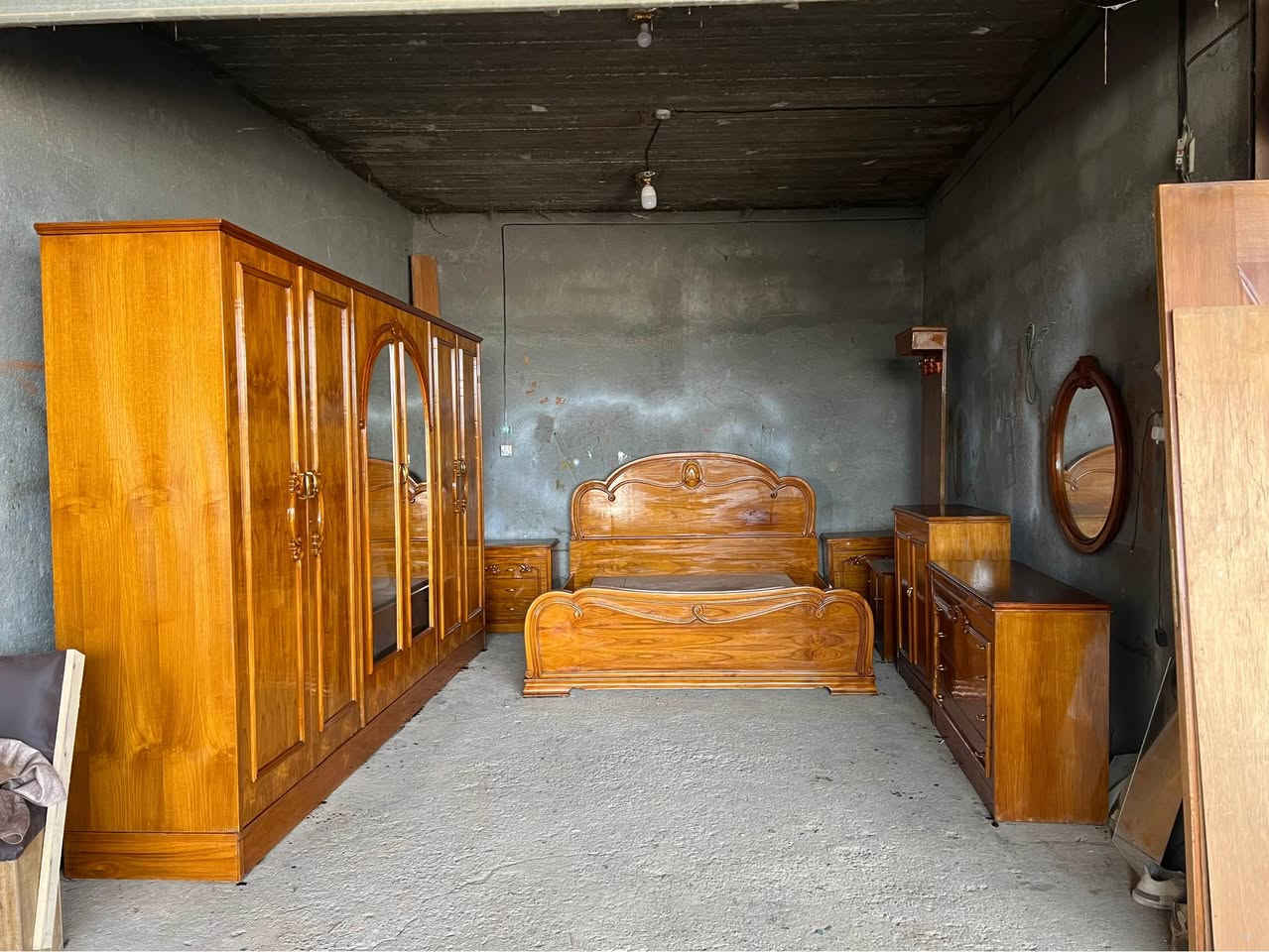 غرف نوم صاج داخل وخارج عدد3
يوجد لدينا خدمة توصيل 
للاستفسار الاتصال على الرقم التالي *********** او التواصل عبر الواتساب برقم الآسيا حلة, بابل
