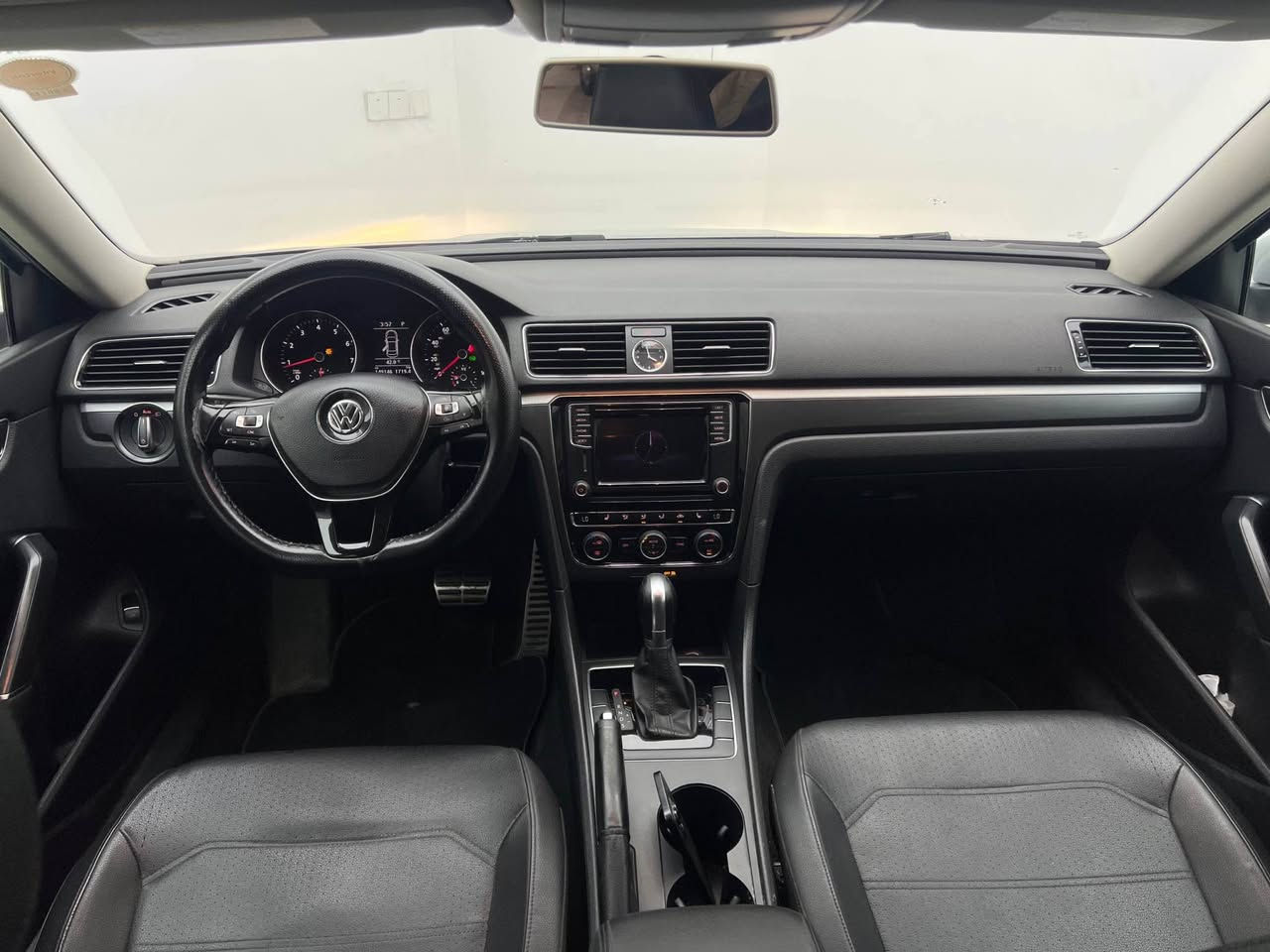 Volkswagen Passat 2017
فولكسفاغن باسات ٢٠١٧
مواصفات R-Line

ماشية 149,000ميل
مكينة ٤سلندر+توربو حجم ١.٨لتر بحالة جداً ممتازة

السيارة كلين تايتل بدون حادث فقط مكانين بارد 
مكفولة من كير و محرك و حجر كزوز

و ب سعر(127$) ورقة و بيها مجال للطيبين

مكان السيارة

دهوك -معرض ارشف R-Shev
رقم51 من معارض التيرمينال 

***********
*********** دهوك, العراق
