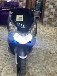 للبيع دراجه pcx ياباني الاصلي نوزل خطين ستان كهربائي حساس ازدحام دراجه...