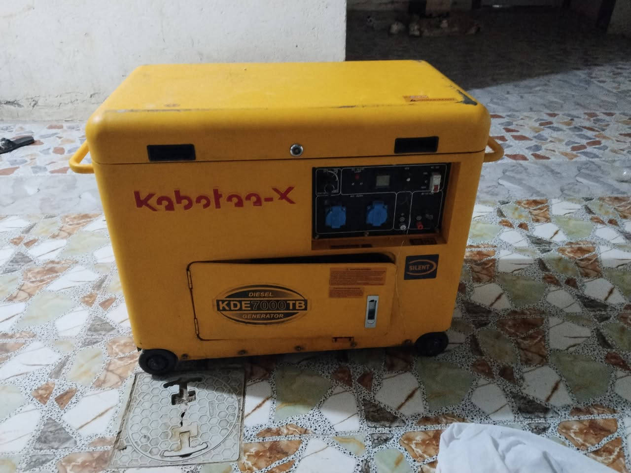 سلام عليكم شباب مولده كاز للبيع
5كيفي
العنوان حله شارع 80 
رقم الهاتف ***********
40امبير
