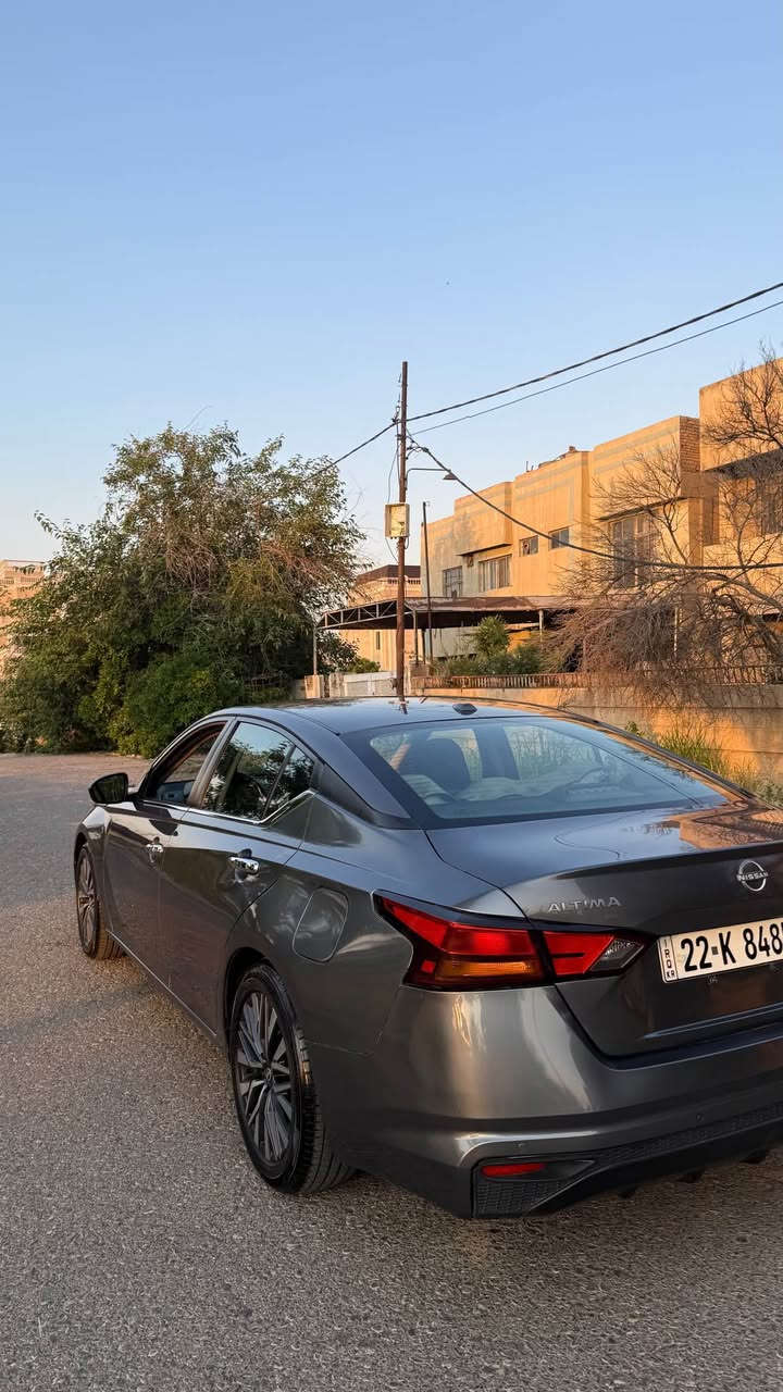نيسان ئالتیما ٢٠٢٣ sv 
کوشن جلد
لایت لید
ناو کرێمی
٤ پستن 2.5
57.000km رۆیشتیە
شاشە گەورە
کامێرە
شەغال
رادار
ئۆتۆ ستۆپ
سەیارەکە زۆر تازە و بێ مەسروفە ٣ پارچەی پشتی سبوخە بێ ئێرباگ
واتسئاپ 
0751 192 0217 أربيل, العراق
