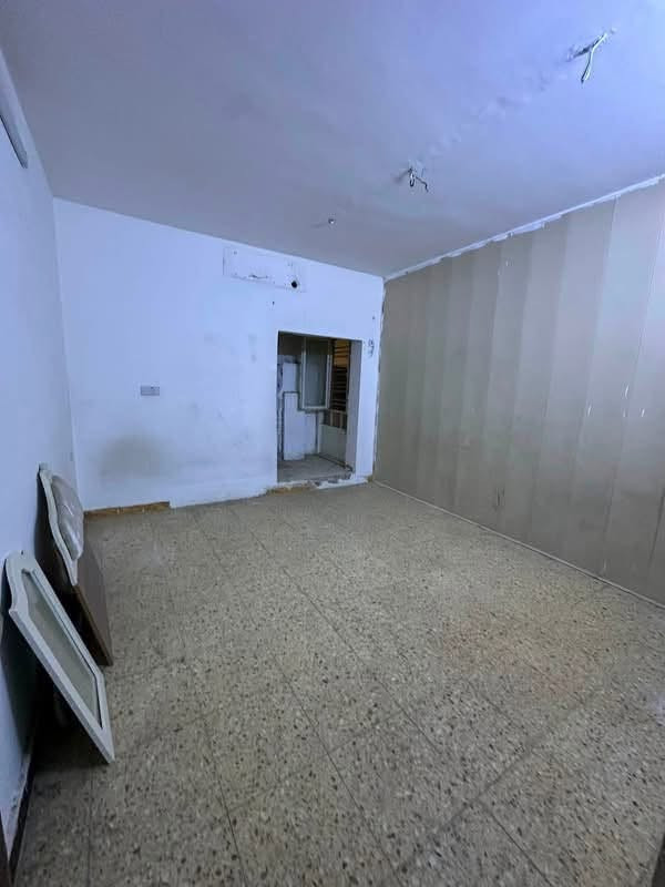 � للإيجار في السيدية 🏠
دار مساحة 120 متر في موقع مميز مربع 400 خلف جسر الجادريه .

🔹 يحتوي على:

* 3 غرف نوم
* صالة
* مطبخ
* حمامين
* مدخلين

*مجهز بكاونتر تركي درجه اولى *

📍 موقع هادئ ومناسب للعوائل 

💰 الإيجار الشهري: 800 ألف دينار فقط 🔒 

للاستفسار والمشاهدة يرجى الاتصال على  ***********
