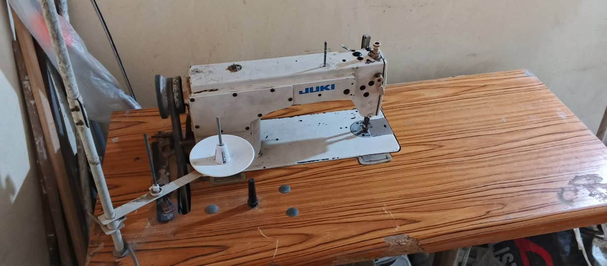 للبيع ماكينة خياطة صناعي JUKI موديل DDL-5550N ✨
🔹 النوع: ماكينة خياطة صناعي مستقيمة
🔹 الموديل: DDL-5550N
🔹 الماركة: JUKI
🔹 الاستخدام: مناسبة لتفصيل الملابس والأقمشة الخفيفة والتقيله
🔹 الحالة: مستعملة بحالة جيدة
🔹 مميزاتها:
سرعة عالية في الخياطة
خياطة ثابتة وناعمة
قوية وتتحمل الشغل المستمر
مناسبة للمشاغل والمحلات والبيت
💰 السعر: 15000 جنيه قبل التفاوض
لتواصول الرقم 01006168068


**إذا كنت صاحب هذا الإعلان وتريد حذفه لأي سبب، رجاءا أرسل رسالة إلى الدعم الفني**
