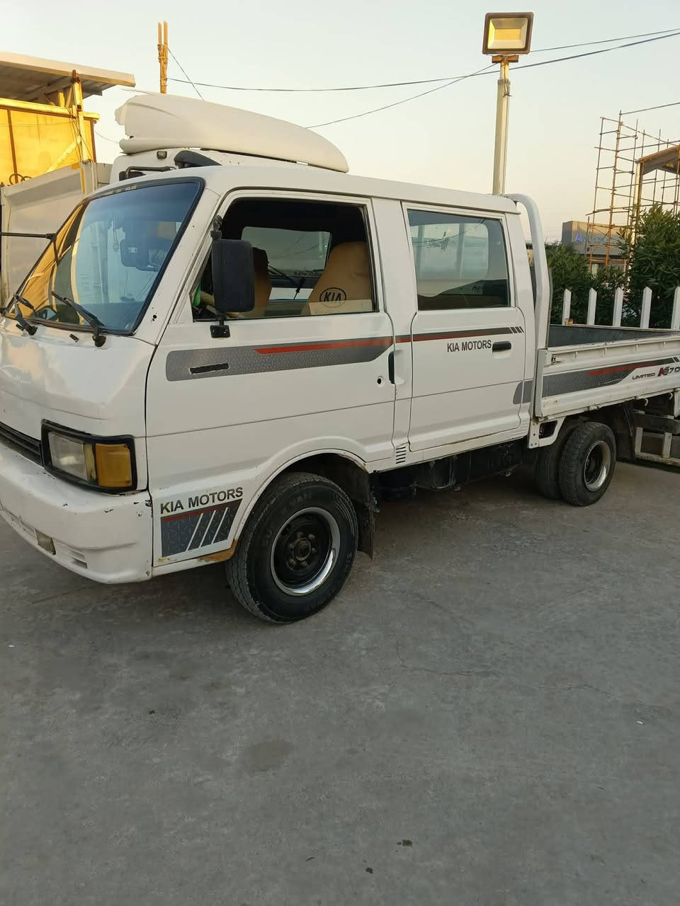 سلام عليكم مكلف بنشر مكلف بنشر سياره اللبيع موديل 1993 شاصي كفاله.  كشر نضيف سعر 47 وبيه مجال مكان نجف  رقم صاحب سياره بيه واتساب *********** وهاذ *********** تصال.
