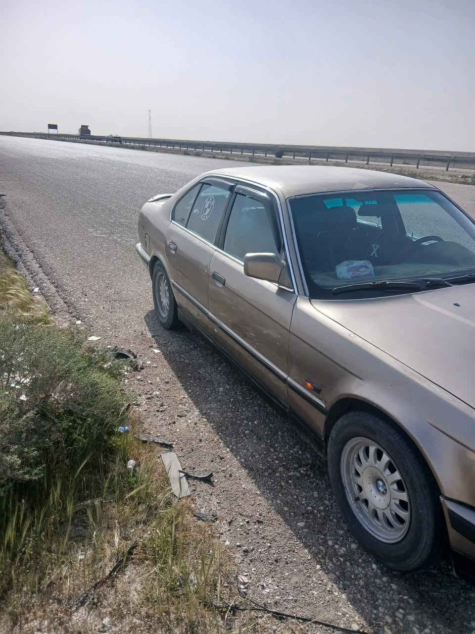 سلام عليكم BMW 525  اوتو مفتوح بجم عريض
 كير مكينة صدر كفاله تبريد ثلج داخل نضيف 
رقم بغداد تحويل ثاني يوم السيارة خير من الله واحلة من الصور  تجي وتشوف بعينك البيع او مراوس حسب قناعه 
مكاني بغداد مجمع بسمايه 
للتواصل : ***********
متواجد واتساب و ع الرقم
