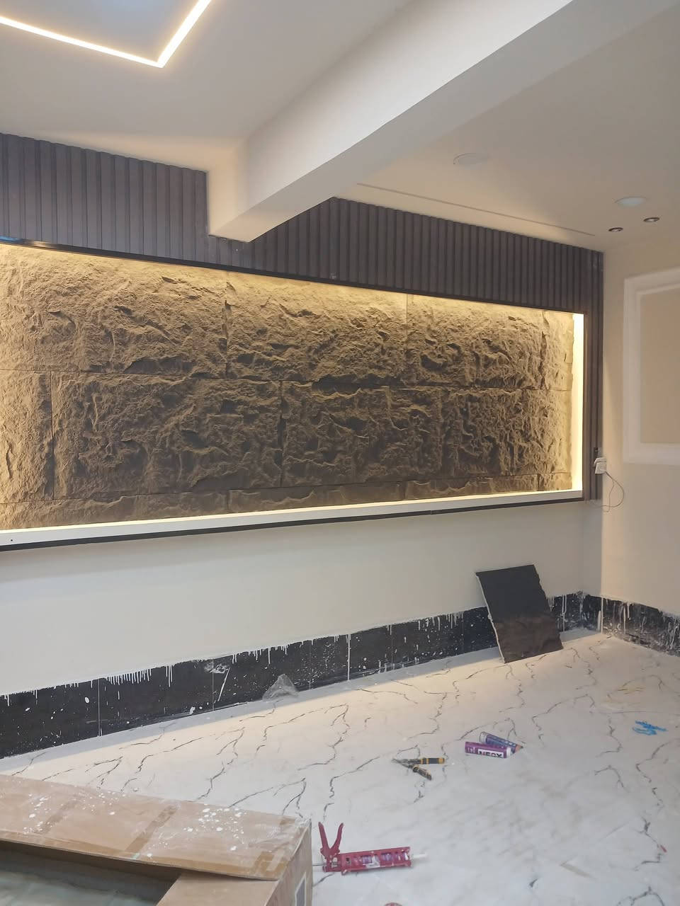 ديكورات بديل الخشب والرخام سقف ثانوي اصباغ داخليه وخارجيه تصاميم مغربي ***********
