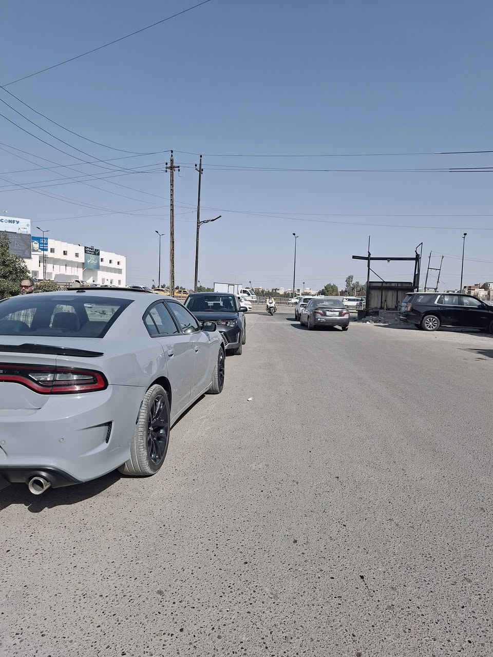 يالله يارزاق السلام عليكم سيارة نوع دوج جارجر لون سموك موديل 2021 فول مواصفات توويل مكينة 6 سلندر ماشية 96 الف رقم بغداد مميز وارد امريكي حادثه جاملغين وبنيد مكانه بغداد اخوان ممتواجد على الفيس  سعره 183 ورقة رقم الهاتف ***********
