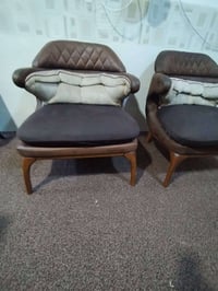 كرسيين خشب صاج بورمي إيطالي في الغزاليه السعر ٥٥  ألف للاستفسار 077058...