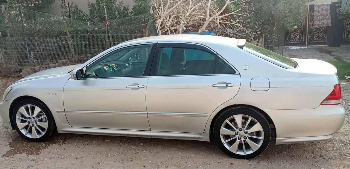 شاهينةي 2005 سپؤرت 3دوگمة  بي نوقساني 4تايةي لوك  سعري خوار بازار 40 معامةلة ***********
