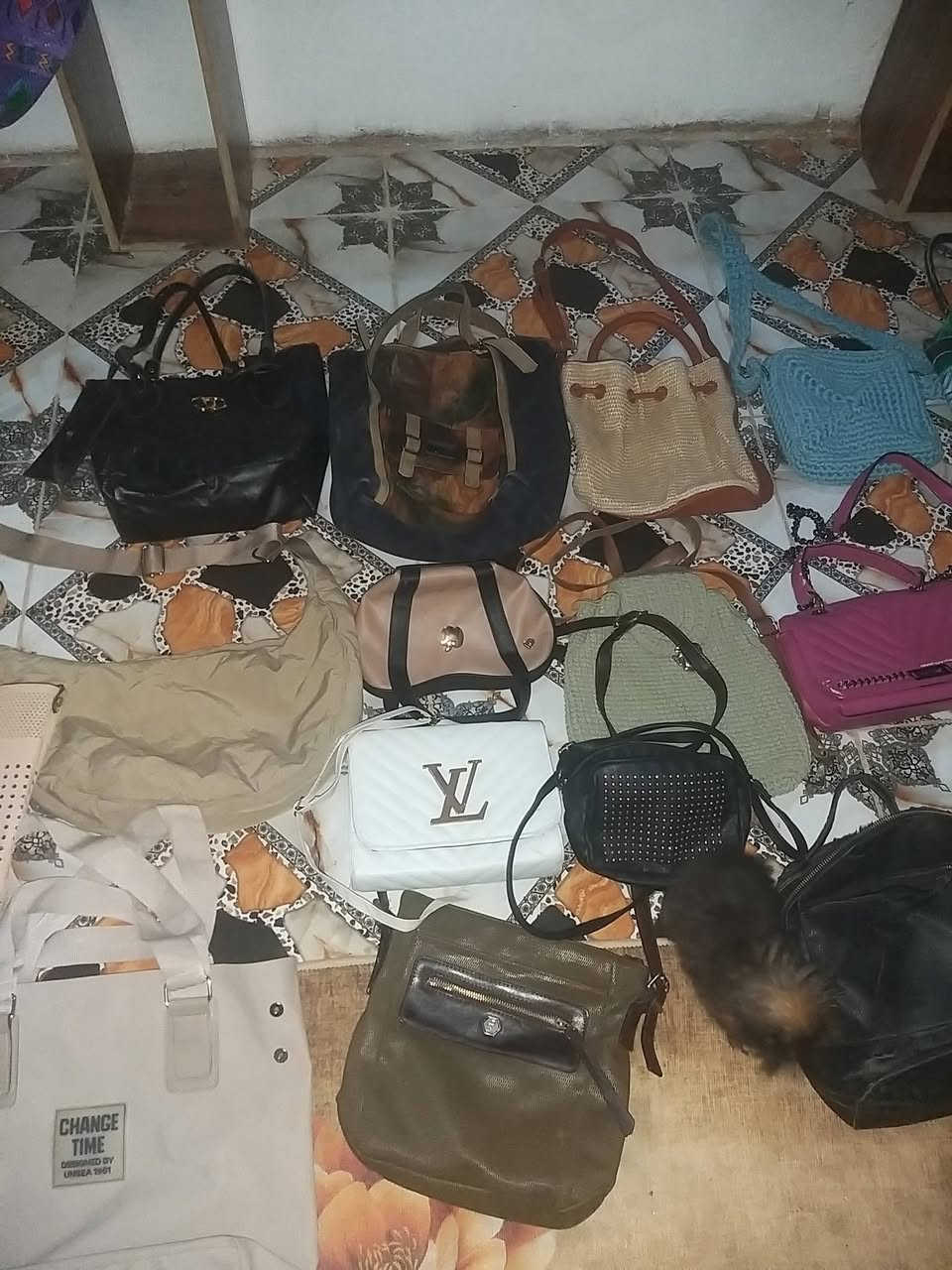 جنط نسائيه جلد وقماش ماركه مال باله نضيفات جدا بلاش وحده ب ٥


**إذا كنت صاحب هذا الإعلان وتريد حذفه لأي سبب، رجاءا أرسل رسالة إلى الدعم الفني**