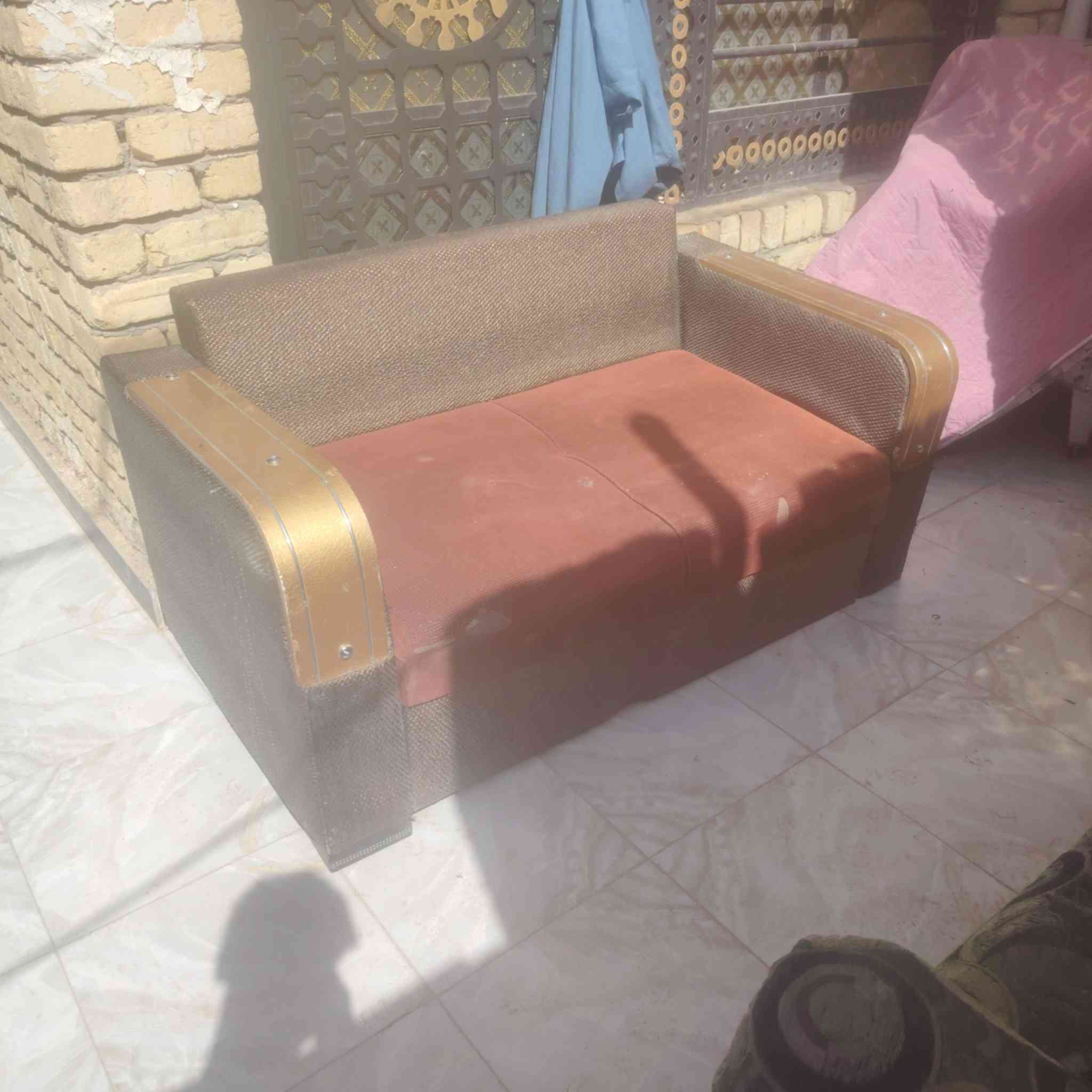 لبيع أو مروس بكراسي مكان ديوانية 
***********
@
