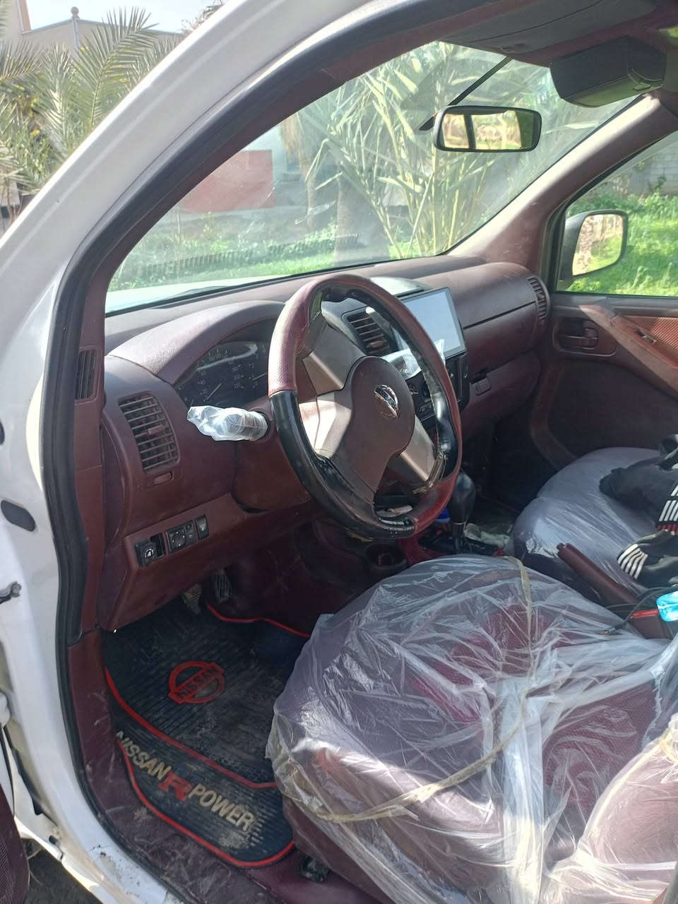 السلام عليكم
سيارة نيڤارا 
السعر 95 ورقة 
موديل 2009 محرك بطه 2500 محوره منضومه غاز وبانزين
رقمها سليمانيه
سياره وكاله
صاحبها الشرعي عربي سكنت ديالى
مكان السيارة بغداد الجديدة 
رقم الهاتف 
***********
