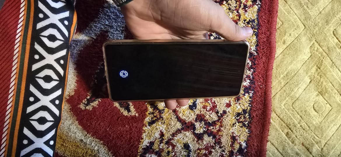للبيع او مراوس اب ايفون
الجهاز بي كسر بل كامره والضهر ما مئثر عل كامره وتبديلهن اب 25 الف
TECNO CAMON 30 5G  الموديل CL7، 
الشاشة: 6.78 إنش AMOLED
🔄 معدل التحديث: 120Hz
🎯 الدقة: FHD+ (1080×2436)
⚙️ المعالج: MediaTek Dimensity 7020 (يدعم 5G)
💾 الذاكرة: 12GB RAM + 512GB Storage
📸 الكاميرا الخلفية: 50 ميغابكسل مع مثبت بصري OIS
🤳 الكاميرا الأمامية: 50 ميغابكسل
🔋 البطارية: 5000mAh
⚡ الشحن السريع: 70 واط
🔊 سماعات ستيريو مع Dolby Atmos
📡 يدعم 5G و NFC وبصمة داخل الشاشة ونظام Android 14 مع HiOS.


**إذا كنت صاحب هذا الإعلان وتريد حذفه لأي سبب، رجاءا أرسل رسالة إلى الدعم الفني**