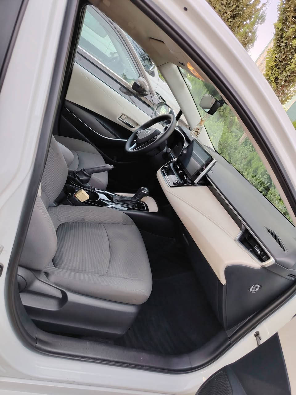 السلام عليكم
كورلا موديل 2022 وكالة جيهان
خليجية ابيض اللون
رقم سليمانية
باسمي هزة وسنوية جديد
مواصفات GLi
محرك 1800
بدون فتحة
لايتات زنون 
بيها pdr دعجة صغيرة بالهلال مال التاير الخلفي السكن
ضمان جيهان داخلة صيانة تيوتا فقط
بدون فتحة
ماشية 121
بيع بدون مراوس
السعر خاص


**إذا كنت صاحب هذا الإعلان وتريد حذفه لأي سبب، رجاءا أرسل رسالة إلى الدعم الفني**