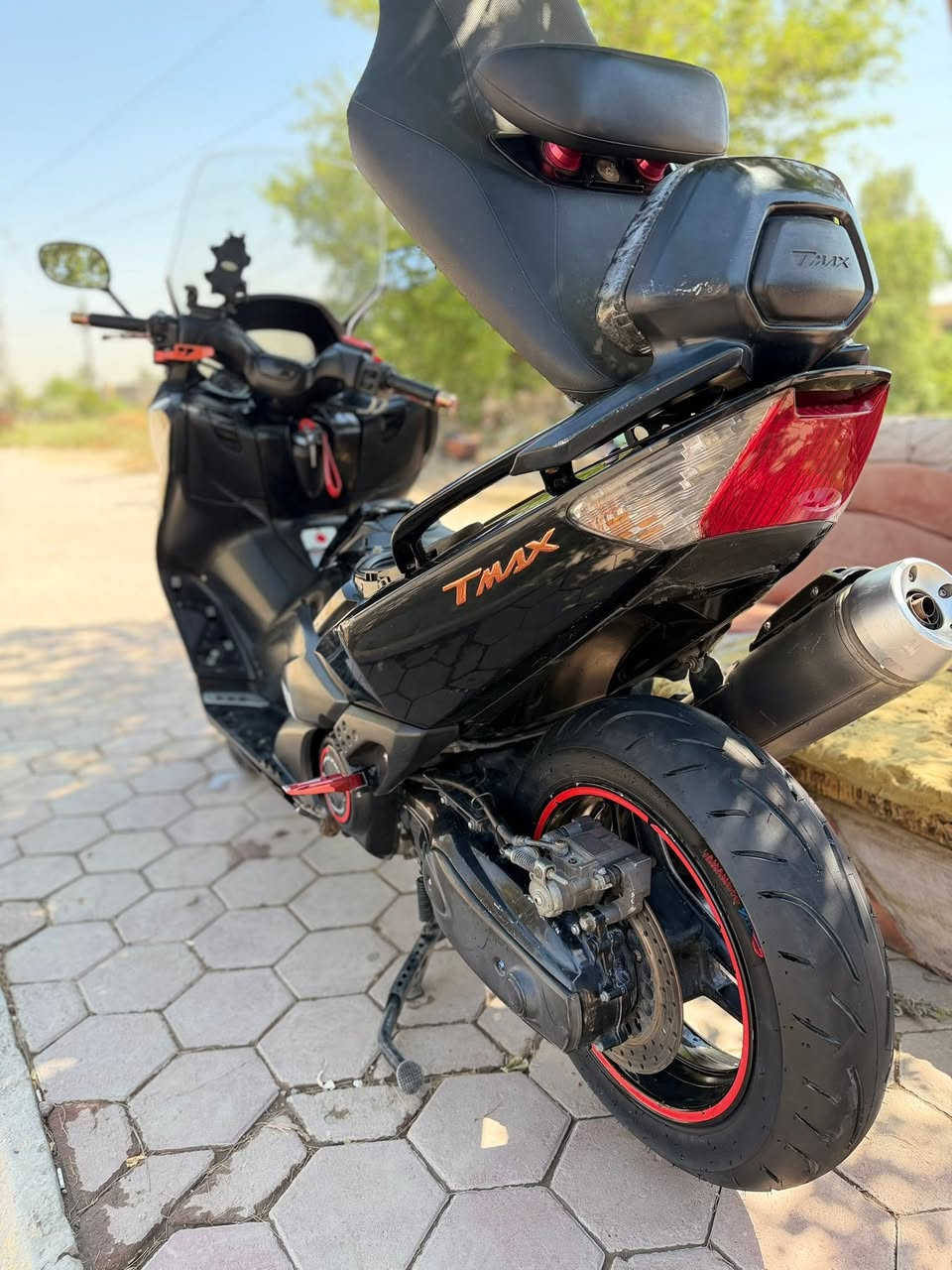 السلام عليكم البيع TMAX _2011 
المكان بغداد المحمودية
للتواصل الاتصال على الرقم
***********
***********
