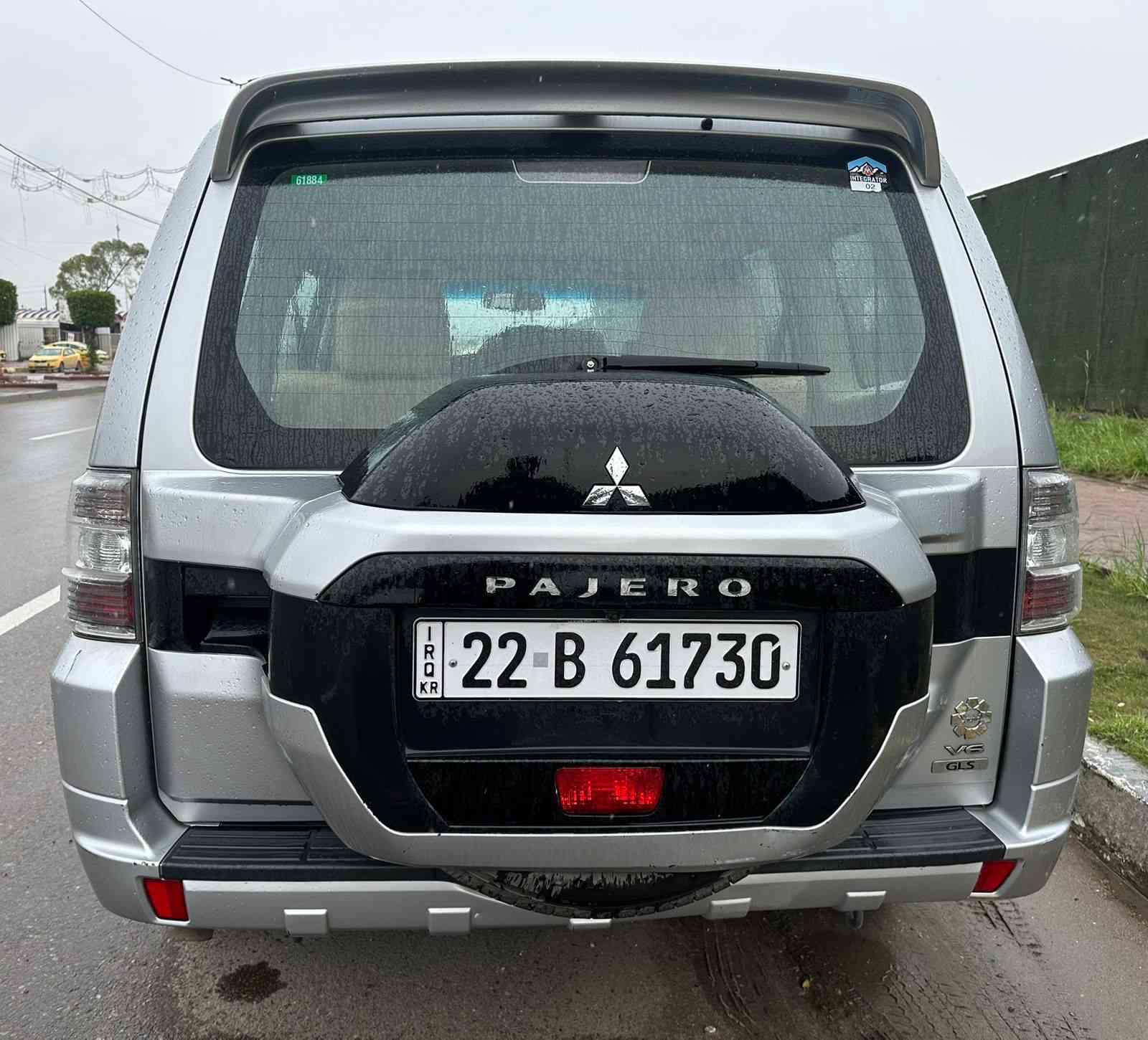 سلام عليكم
باجيرو 2018
السياره بيه جاملغ صبغ بدون فتح 
رقم الهاتف ***********
