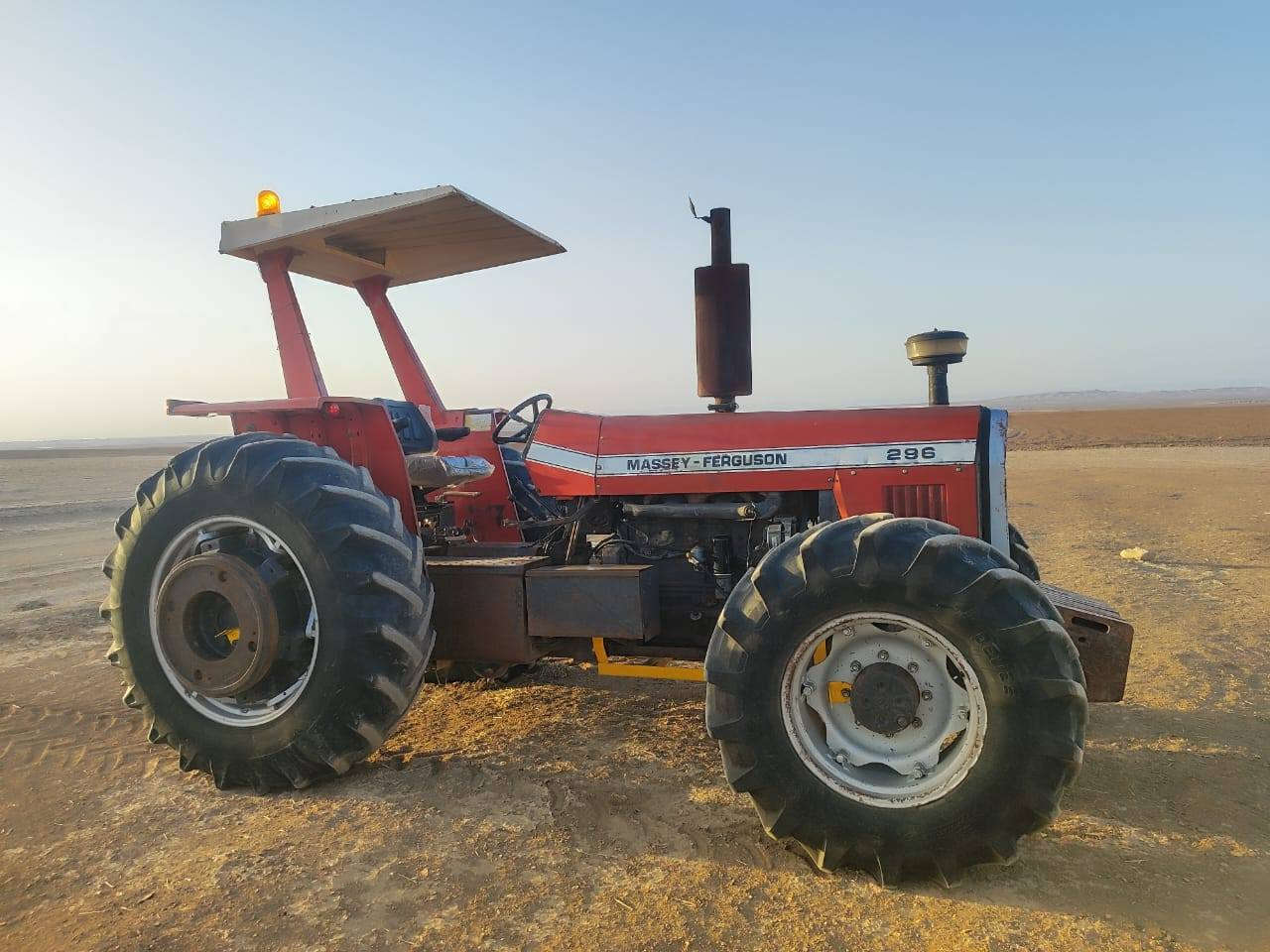 البع تركتر فوركسن شاصي طويل محرك كير اكسن بلادي ما مفتوح دبل اكسن شغال قطره صبغ ما بي موديل 1989  موقع كسك توصل  رقم ***********
