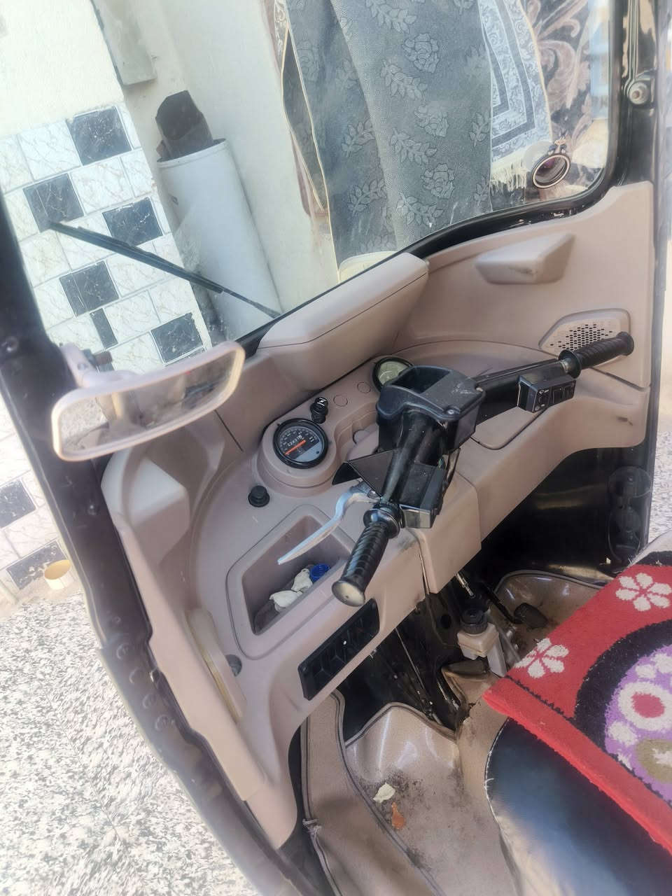 سلام عليكم تيك توك للبيع موديل 22 رقم سنويه تحويل ثاني يوم مكاني ميسان حي الجمعيات السعر  8400 تكتك طالبه تجفيت وبيه واشر  شركه ***********
