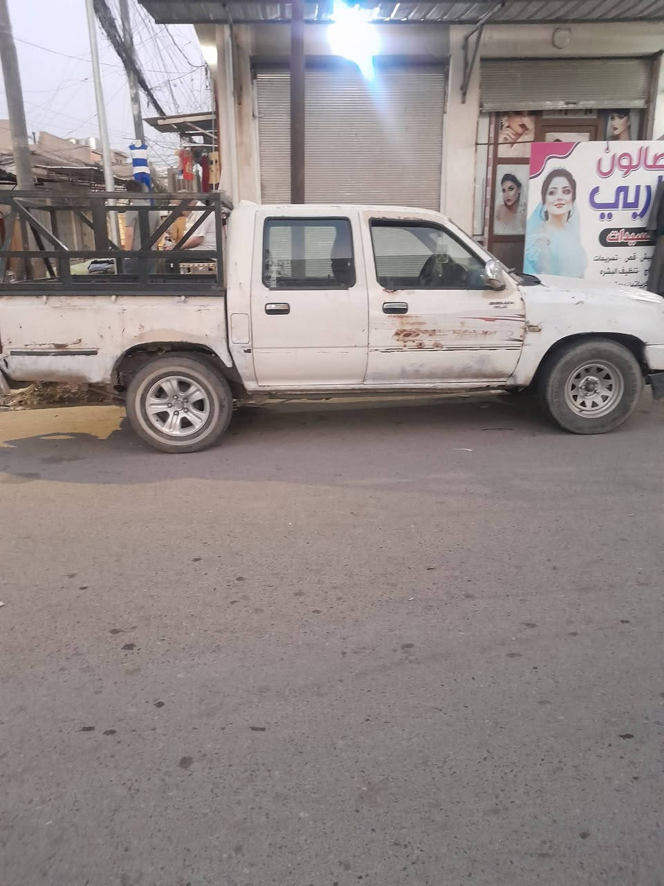 السلام عليكم عندي بيكم دير للبيع موديل 2006 كير محرك وينجي توماتيك باسمي مشروع وطني سنويه لغايه 2027 السعر 35 وبي مجال للاستفسار الاتصال على الرقم(***********)
