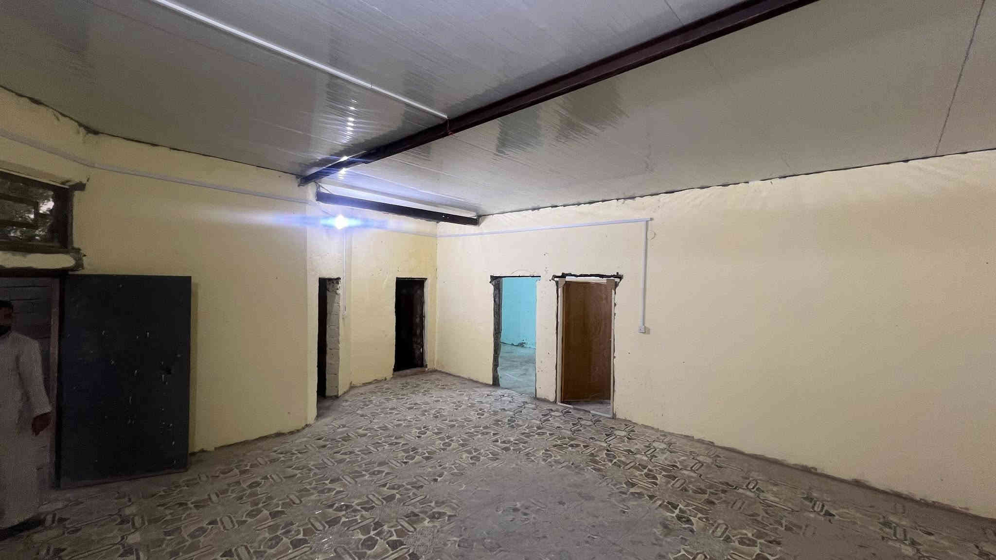 بيت للبيع 🚨

تابع للبلديه مقابل المعارض عل شارع العام المساحه 350 متر  يحتوي على ديوان معزول مع حمامات سندويج 
اظافه الى غرفتين ومطبخ وصاله وحمامات معزوله مع حوش البيت مخدوم من رصيف وماء وكاعد بي موجر
السعر 25مليون
الرقم :***********
