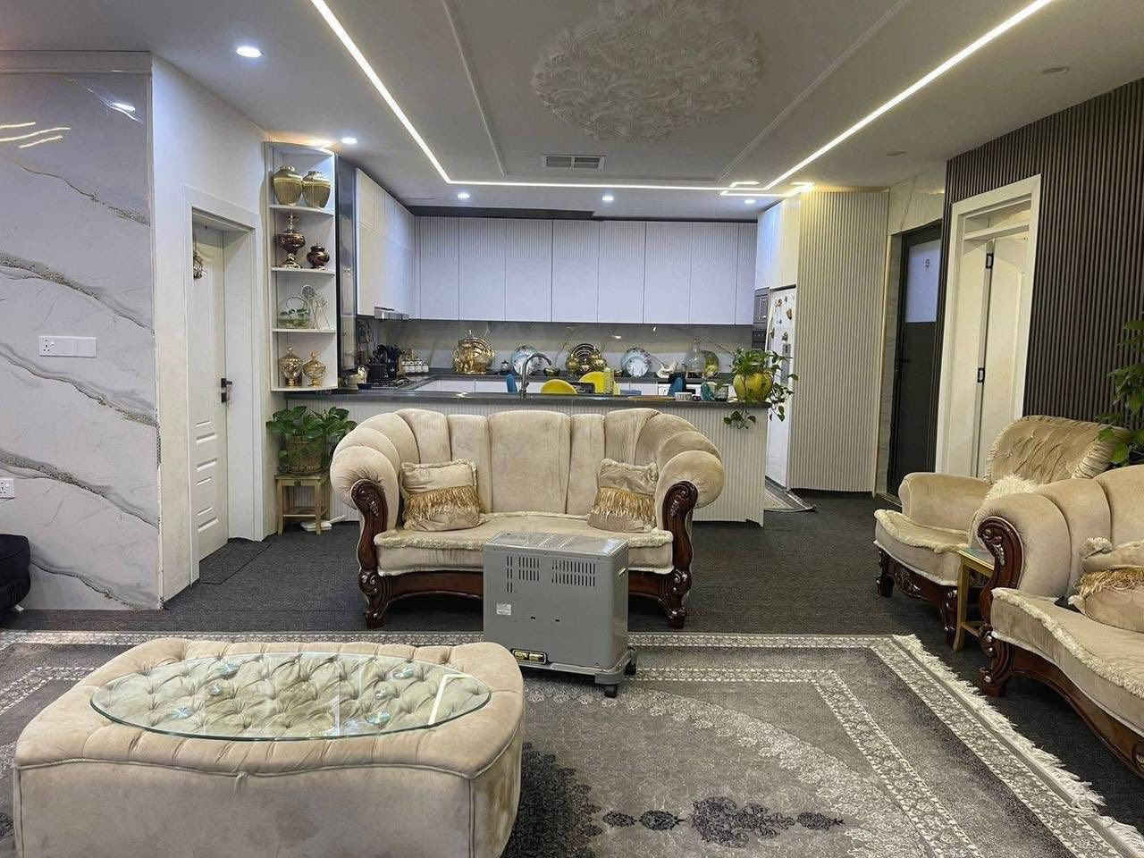 عقارات فهيم في اربيل 
تواصل واتساب ***********

بيت  للبيع في اربيل مجمع لاوان ستي
المساحه 200 م 
طابقين 
يتكون من 
غرف نوم عدد  4
استقبال 
صالة 
مطبخ 
#التمليك لكل شخص يحمل الجنسيه العراقيه
