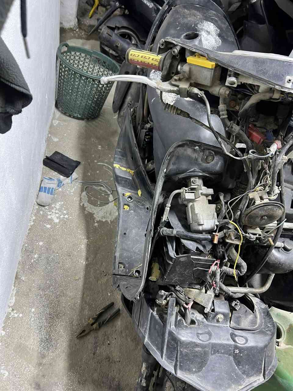 سكنس نثيه كامله اي نقص مابيه مالعب بيه صالنصه تايرات قبق عنبار رياضي كلج امامي رياضي تعلاكه رياضي بوشه ٥٨ ونص ليموسي خرز كلج صينيه فج تطوله  نكره بكل وكت لسعر ٤٠٠ وبين مجال ***********
