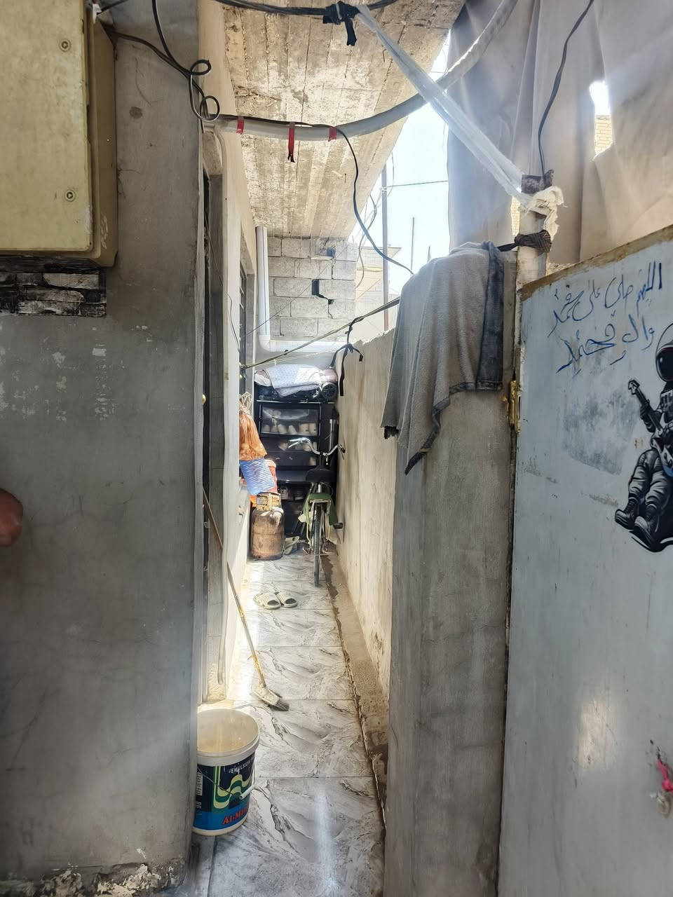 سلام عليكم بيت للبيع عنوان بوب الشام وراه معمل الغاز ***********
