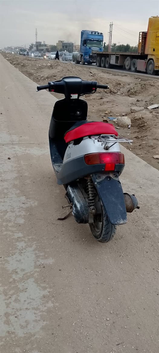 بتره فحل خطين دراجه نضيفه وجاهزه مكينه ناعمه تخبل شلعه ومشي خير من الله كهربائيات شغاله من الطول للطول سلف هندر لايت بك لايت اشاير هورن قفل جنطه قفل سكان دبلات كله شغال دراجه مال جناي كلش نضيفه وجاهزه السعر 275 مكاني ناصريه ***********
