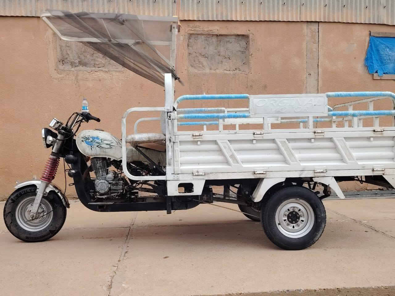 سلام عليكم ستوته اللبيع
حجمه جبير كلش مو من هاي الزغار 
محركه 200 شاصيه كلش نضيف 
السعر مليون 300 وبيه مجال 
المكان الستوته تكريت شارع الحتفلات 
مكلف من شر رقم الهاتف ***********
