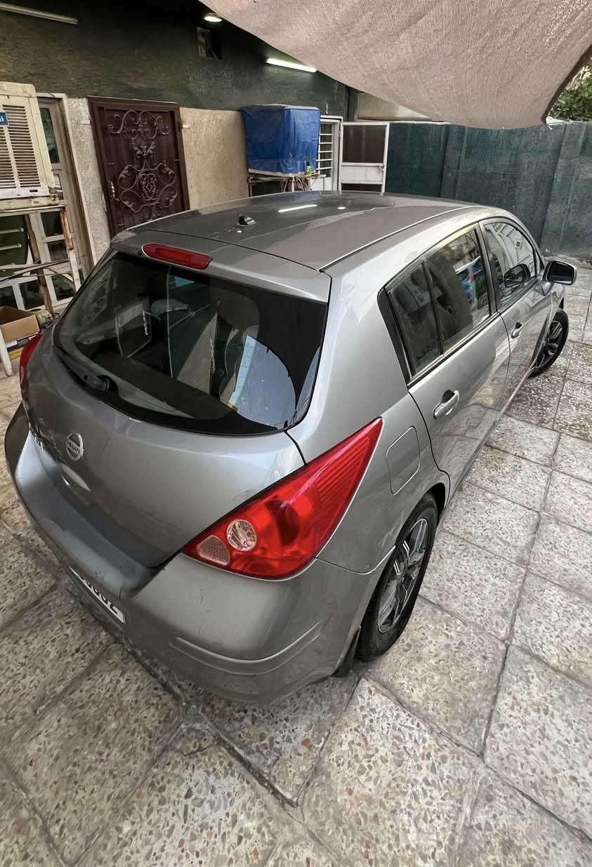 يالله
نيسان فيرسا 2011
رقم بغدادباسمي 
هزه جديده 
 بيها صبغ فقط قطعتين

بدون دواخل 
مكينه 1800
كير at
صدر جيد 
تبريد ثلج 
السعر 74
مكاني غزاليه 
***********

