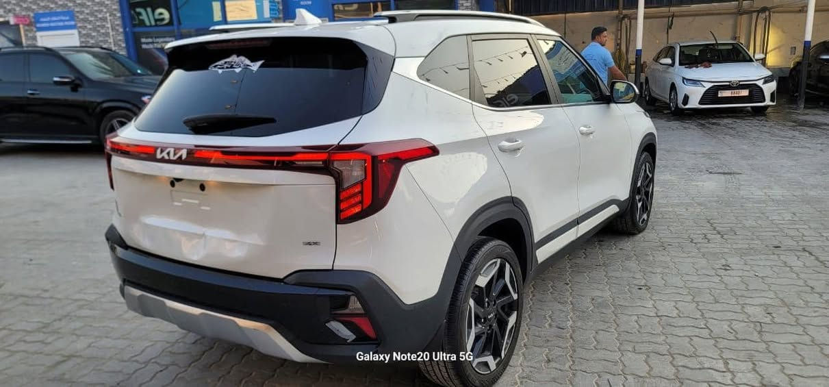 للبيع 
كيا x line سليتوس 2024
مكفولة من الصبغ 
فول مواصفات / فتحة / بصمة / جلد 
السعر 122$ واصل للميناء بدون كمرك 
تدخل منفيس باسم المشتري او كتاب شهداء 
للاستفسار 
***********
