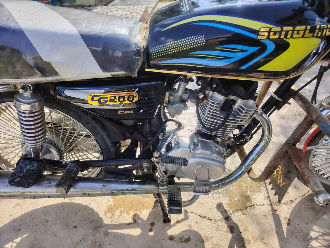 سلام عليكم
دراجة للبيع اربعة كير تايكر موديل 2023
الدراجة كاملة اي نقص ما بيها كهربائيات كلها شغالة المكان ديالئ ناحية دلي عباس السعر ٤٥٠وبي مجال بسيط الرقم ***********
