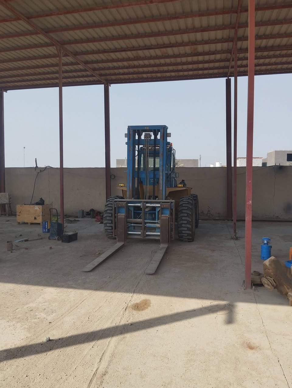 رافعه شوكية 10طن دبل اكسل للايجار للاستفسار ***********البصره القرنه
