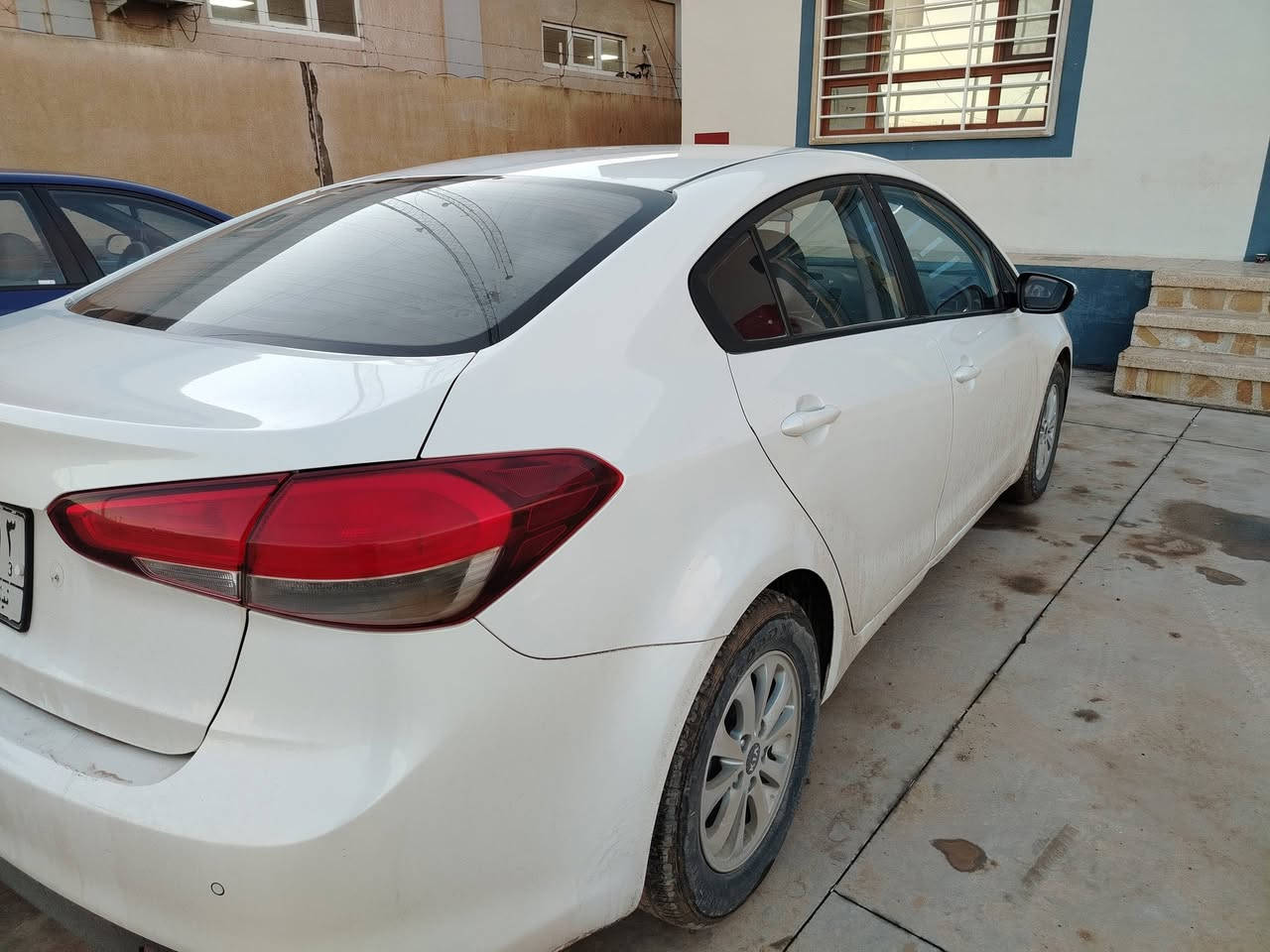 السلام عليكم كي ٣ موديل ٢٠١٧ رقم نينوى سنوية ٢٧ محرك ١٦ شرط بدون صبغ بدون بارد كشن جلد كير محرك شرط التحويل بيع فقط السعر ١٢٢ بي مجال ***********
