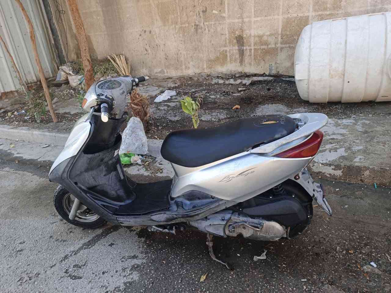 سلام عليكم دراجه بريز للبيع كفاله عامه شلعه معدل 💥 مكينه ناعمه خير من الله لاصوت لاتبخير كهربائيات شغاله كله  دراجه مال بيت مكاني بغداد حي العامل السعر 600 وبيه مجال للاستفسار ‏‪***********‬‏
