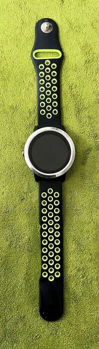 كارمن فيفو 3 • بدون شاحن • توصيل