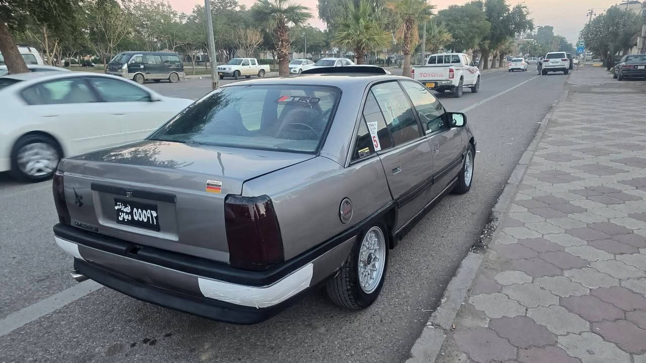 ئۆپڵ ئۆمیگا مکینە 20گیرمکینە بە شە ت بۆیاخ کراوە تە وە بۆجوانی زۆر جوانە پاکە سە نە وبە شە رتی حاسیبە ئەولیات گۆڕینەوە یش دە کەم بە شتیک بە دڵم بیت شوین کە لار 
ژمار***********       سعری 24گەڵا
