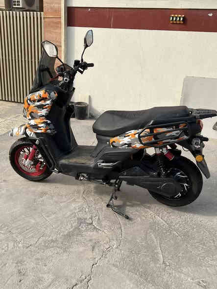 السلام عليكم دراجه شحن للبيع دراجه استخدام بيتي نضيفه شوف عينك دراجه مماشيه هواية بطاريات جدد 
المكان بغداد الكرخ 

‭0780 598 5807‬
