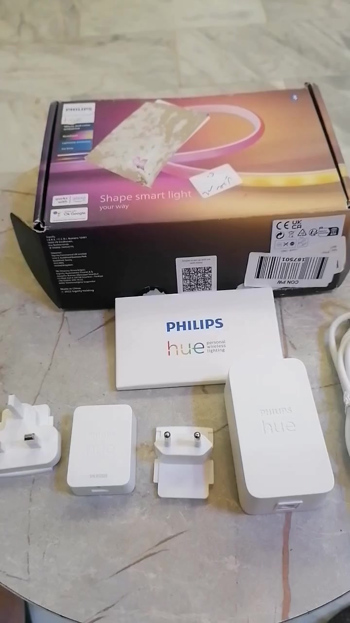 ماركة philips طول مترين بالضبط جديدة بالباكيت غير مستعملة وشرط الفحص انطي سعر فوك سعرها الماخذه اني واخذها بالف عافية للتواصل واتساب ***********
