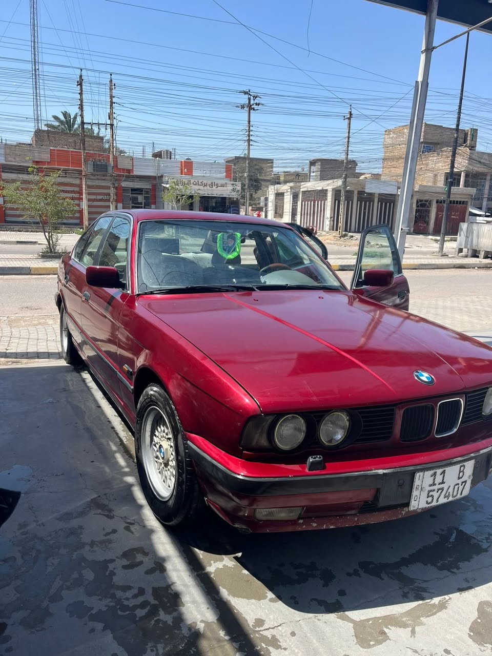 السلام عليكم BMWدبليو 525موديل1992اوتماتيك للبيع اومراوس حسب القناعة مكينة وكير مكفولات مكان بغداد الحسينية الراشدية السعرب55وبيهه مجال للاستفسار ***********
