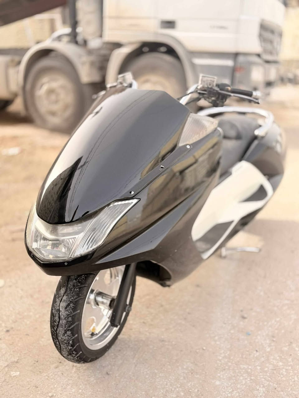 سلام عليكم ماكسام للبيع مكفوله كفاله عامه من كلشي دراجه فول تزويد محرك سبانه مامدوده عليه مديل٢٠١١ ودراجه بلاديه ***********من الطول لطول السعر ١٤٠٠ وبيه مجال للطيبين
