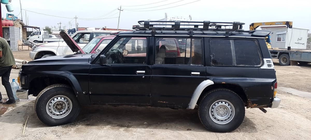 السلام عليكم 
نيسان 1993
السيارة خير من الله بانزين وغاز 
مكان السيارة العمارة 
السعر 60
التواصل على الرقم ‏‪***********‬‏
