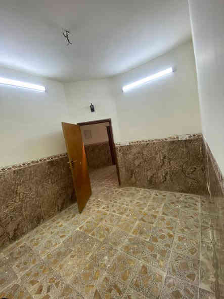 مشتمل البيع حي الخضراء قرب مدرسه دبي طابق واحد غرفتين وصاله ومطبخ ستقبال كراج صحيات المساحه ١٣٥الواجهه ١٠م النزال ١٣ونص سنه البناء ٢٠١٦البيت نضيف وعالي من الشارع الستفسار اتصل ***********
